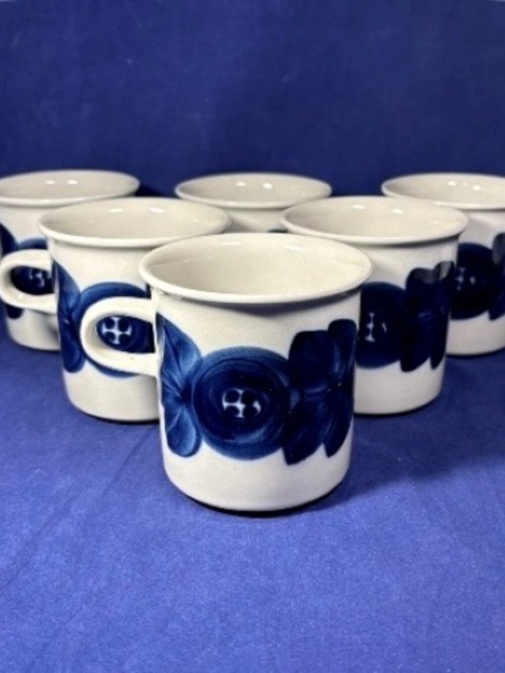 Vtg 1960s Arabia Finland ANEMONE BLUE Coffee Mugs Signed Ulla Procope EUC